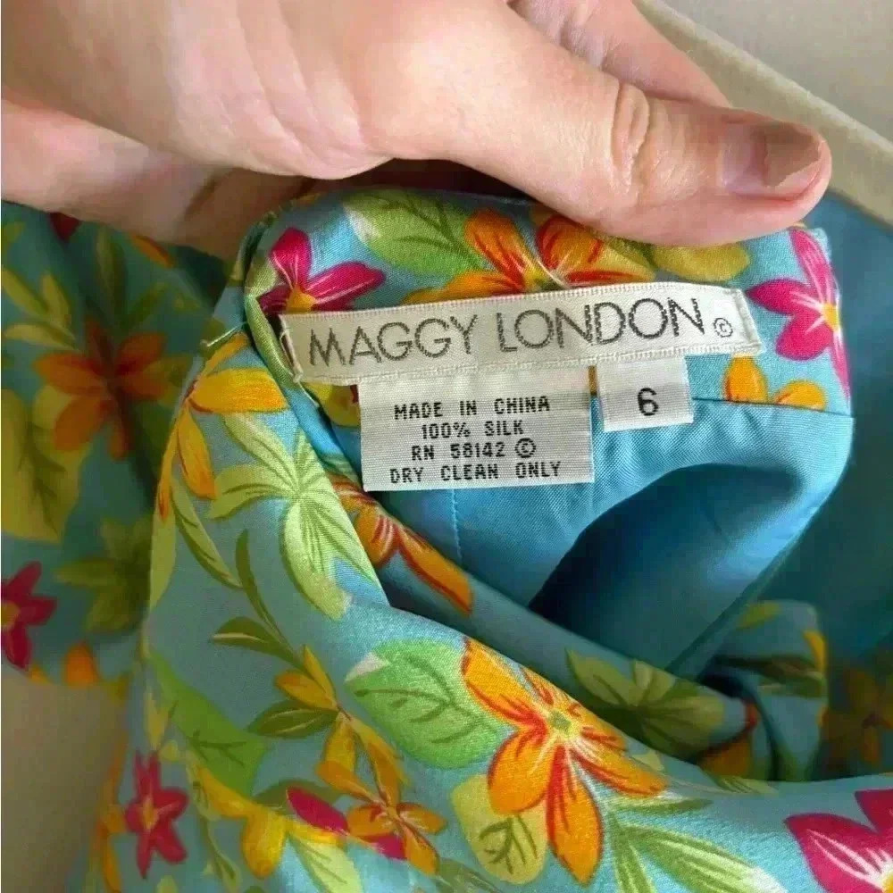 Maggy London 100% Silk Floral Maxi Dress - Picture 7 of 9